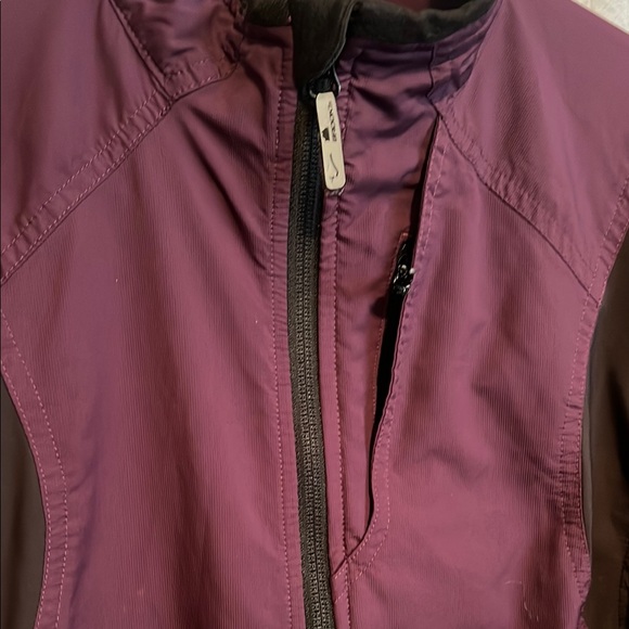 Brooks For Women Jacket - Picture 3 of 10